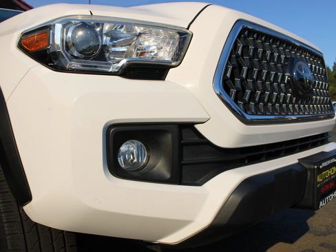 Used 2019 Toyota Tacoma TRD Off-Road RWD image 5
