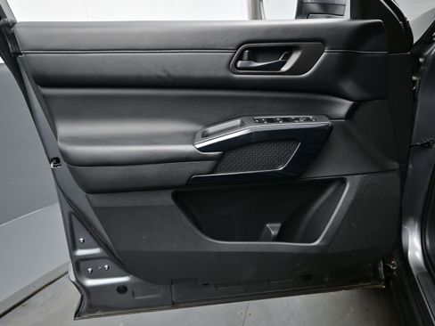 Used 2023 Nissan Pathfinder SV AWD/4WD image 9