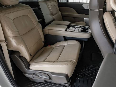 Used 2022 Lincoln Navigator L Reserve AWD/4WD image 33