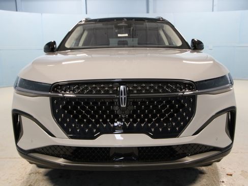 New 2026 Lincoln Nautilus Reserve image 33