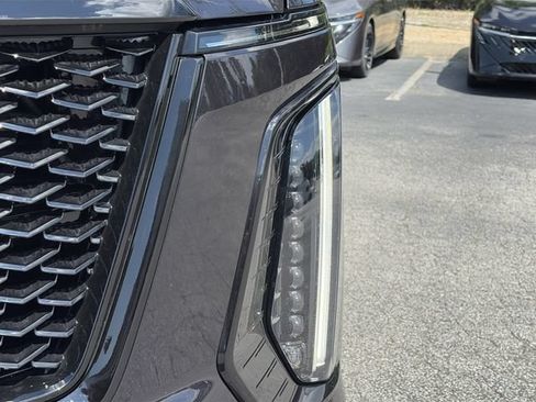 Used 2025 Cadillac Escalade Sport Platinum w/ LPO, Floor Liner Package AWD/4WD image 9