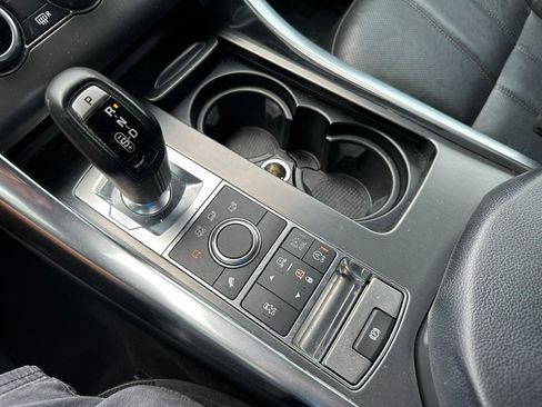 Used 2016 Land Rover Range Rover Sport SE image 38