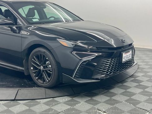 Used 2026 Toyota Camry SE FWD image 8