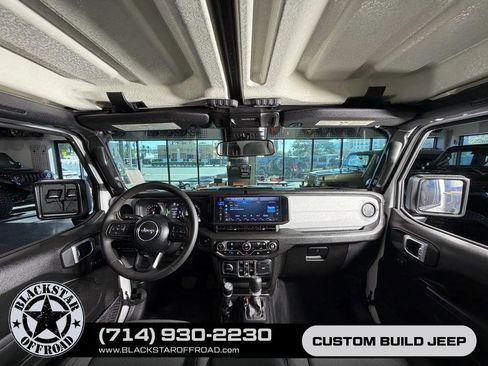 Used 2024 Jeep Wrangler Unlimited AWD/4WD image 17