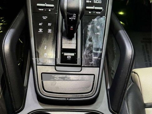 Used 2022 Porsche Cayenne Turbo GT image 28