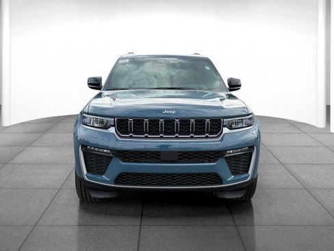 New 2026 Jeep Grand Cherokee L Limited AWD/4WD image 2