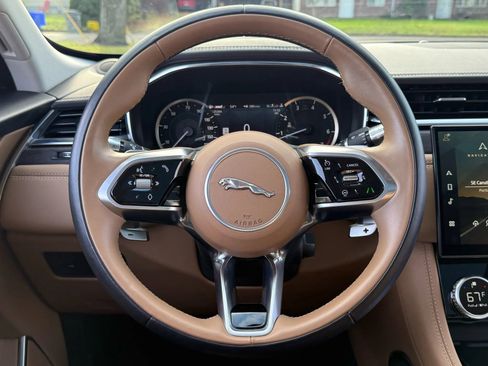 Used 2022 Jaguar F-PACE S image 10