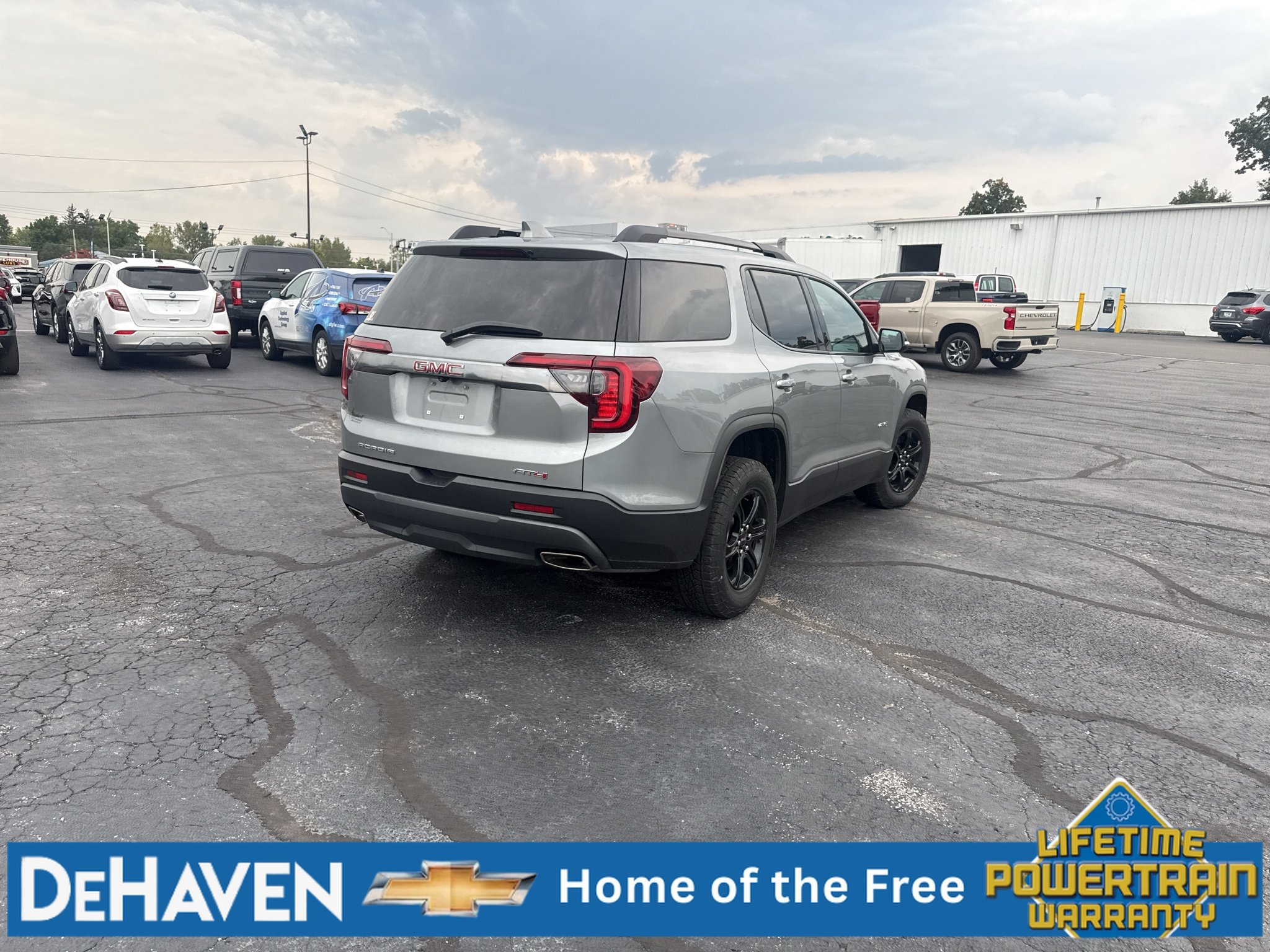 Used 2023 GMC Acadia AT4 w/ Technology Package AWD/4WD image 6