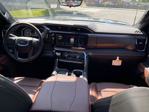 New 2025 GMC Sierra 3500 Denali Ultimate image 21