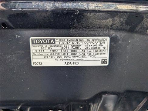 Used 2021 Toyota RAV4 XLE Premium image 20