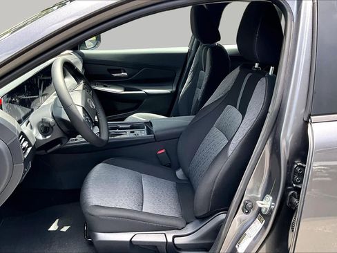 New 2026 Nissan Sentra SV w/ SV Convenience Package FWD image 9