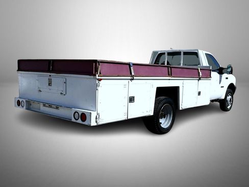 Used 2004 Ford F550 4x4 Regular Cab Super Duty image 5