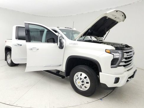 Certified 2025 Chevrolet Silverado 3500 High Country w/ High Country Premium Package AWD/4WD image 9