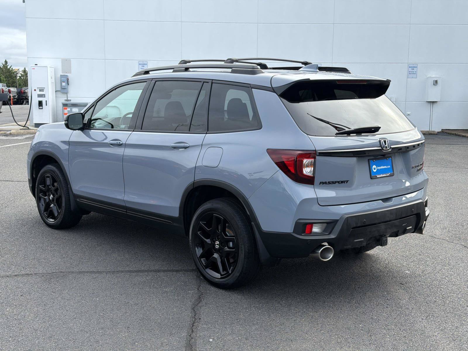 Certified 2024 Honda Passport Black Edition image 3