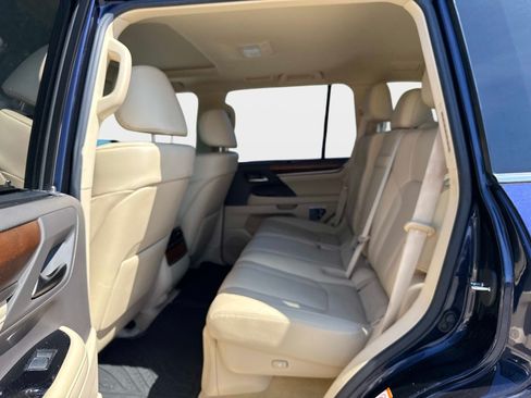 Used 2019 Lexus LX 570 4WD w/ Luxury Package image 14