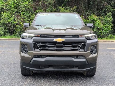 Used 2024 Chevrolet Colorado LT w/ LT Convenience Package III AWD/4WD image 9