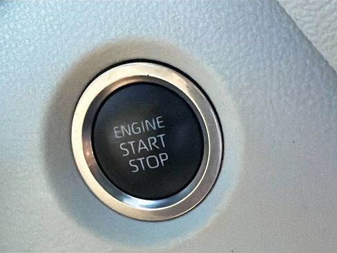 Used 2024 Toyota Corolla SE w/ SE Premium Package FWD image 34