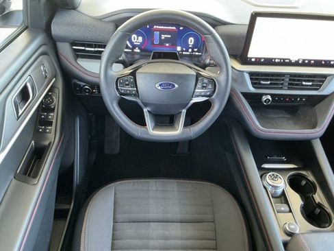 Used 2025 Ford Explorer ST-Line w/ ST-Line Street Pack AWD/4WD image 14