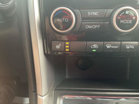 Used 2019 Subaru Ascent Limited AWD/4WD image 22