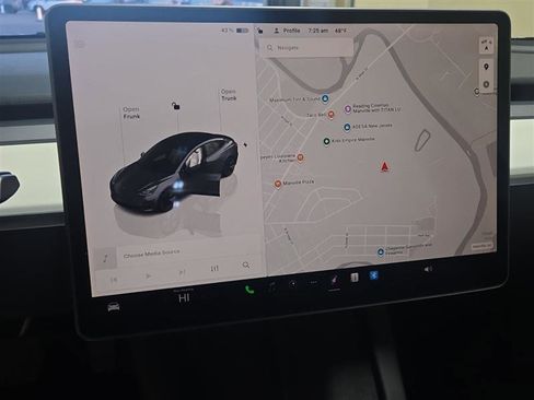 Used 2023 Tesla Model 3 Standard Range image 4