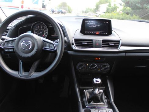 Used 2018 MAZDA MAZDA3 Sport FWD image 21