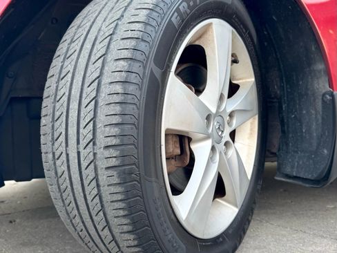 Used 2013 Hyundai Elantra GLS w/ Preferred Pkg image 23