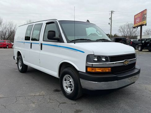Used 2020 Chevrolet Express 2500 w/ Driver Convenience Package image 5