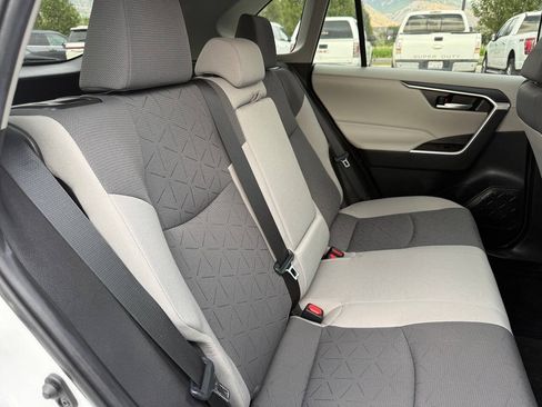 Used 2021 Toyota RAV4 XLE AWD/4WD image 20
