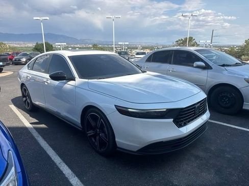 Used 2023 Honda Accord Sport image 2