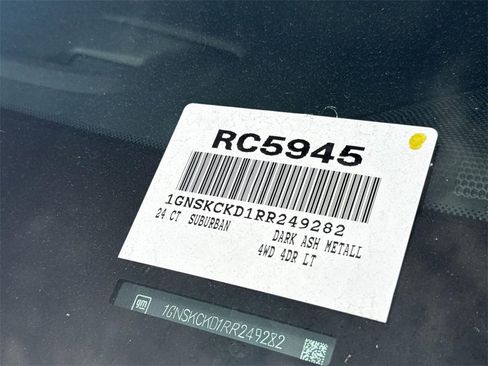 Used 2024 Chevrolet Suburban LT image 32