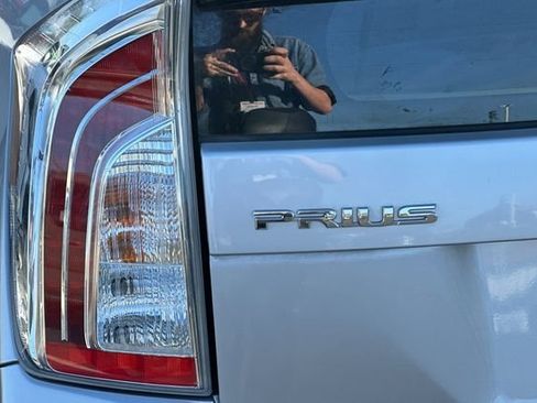 Used 2014 Toyota Prius Two image 29