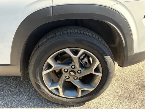 Used 2025 Chevrolet Trax LT image 23