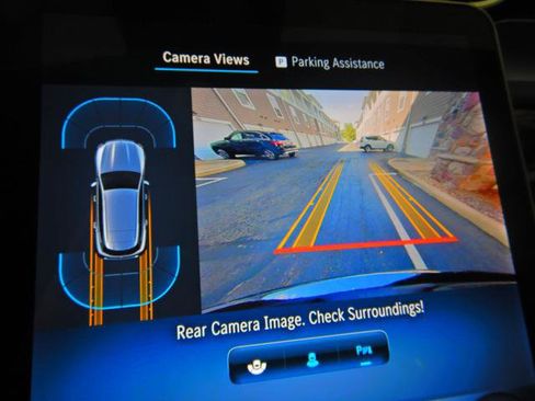 Used 2024 Mercedes-Benz GLC 300 4MATIC image 19