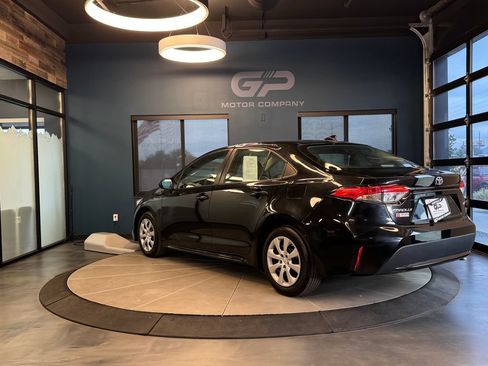 Used 2021 Toyota Corolla LE FWD image 5