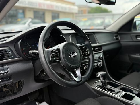 Used 2018 Kia Optima LX FWD image 28