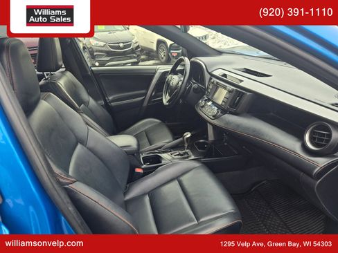 Used 2017 Toyota RAV4 SE image 17