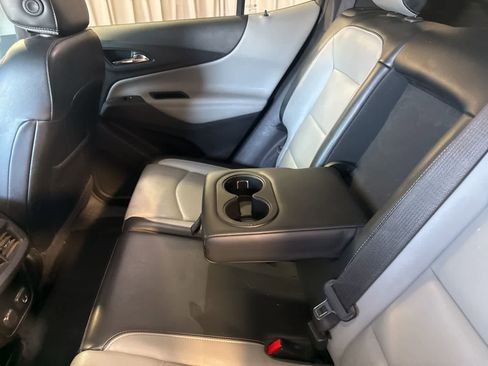 Used 2018 Chevrolet Equinox Premier image 16
