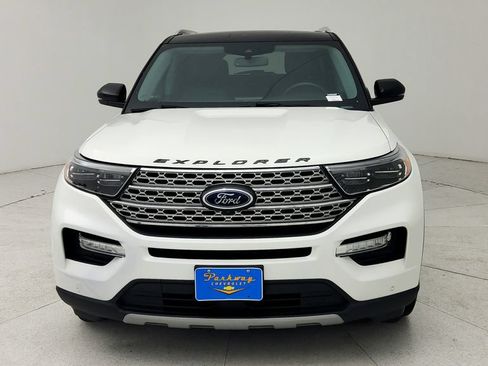Used 2022 Ford Explorer Limited w/ Equipment Group 301A RWD image 2
