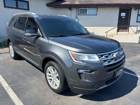 Used 2018 Ford Explorer XLT w/ Equipment Group 202A AWD/4WD image 1