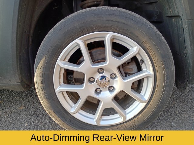 Used 2021 Jeep Renegade Latitude w/ Convenience Group AWD/4WD image 21