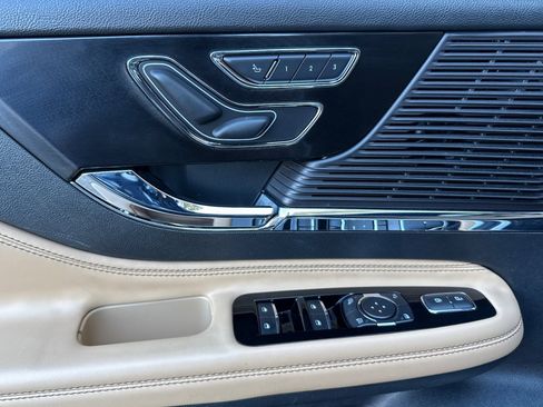 Certified 2022 Lincoln Corsair Reserve w/ Equipment Group 201A image 11