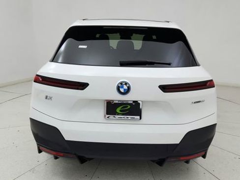 Used 2025 BMW iX xDrive50 w/ Convenience Package image 5