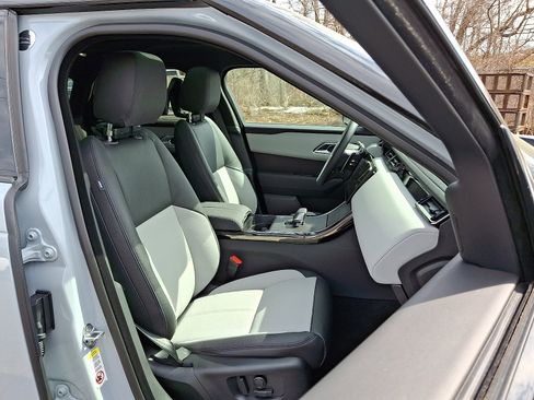 New 2026 Land Rover Range Rover Velar Dynamic SE image 3