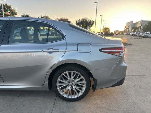 Used 2018 Toyota Camry XLE w/ Driver Assist Package FWD image 7