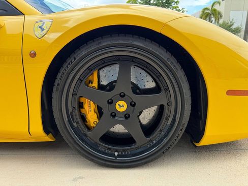 Used 2017 Ferrari 488 Spider RWD image 13