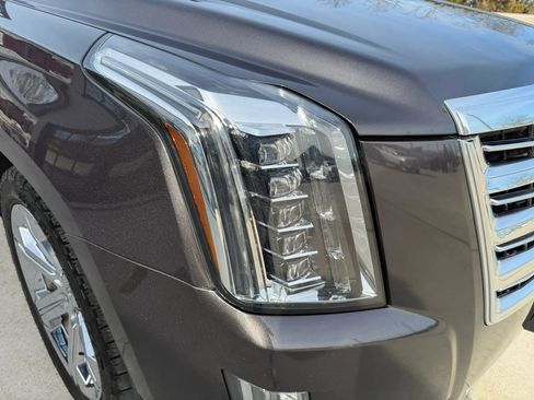 Used 2017 Cadillac Escalade ESV Platinum image 68