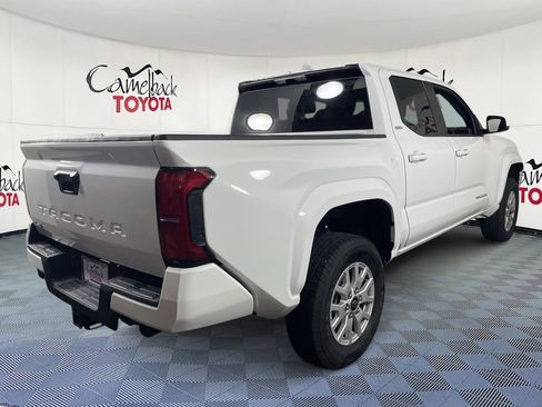 Used 2025 Toyota Tacoma SR5 image 7