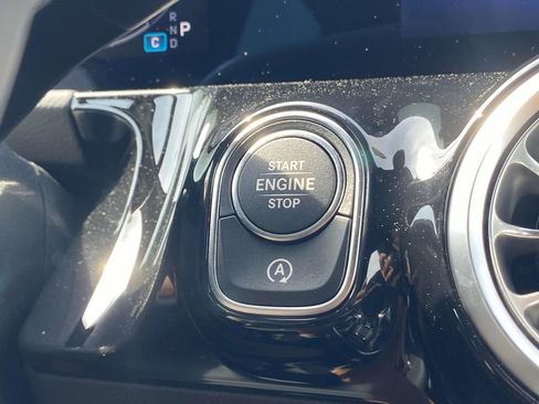 Certified 2025 Mercedes-Benz GLA 250 image 27