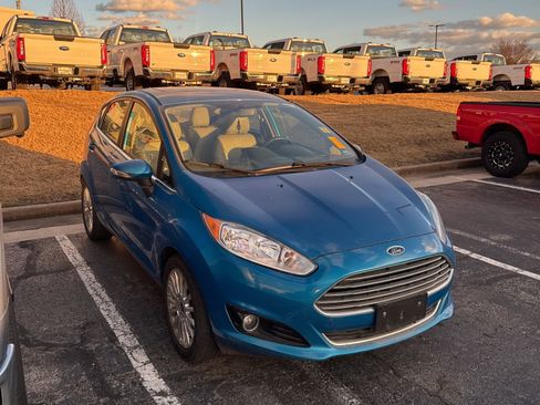 Used 2014 Ford Fiesta Titanium image 2
