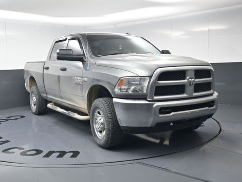 Used 2013 RAM 2500 Tradesman w/ Chrome Appearance Group image 3